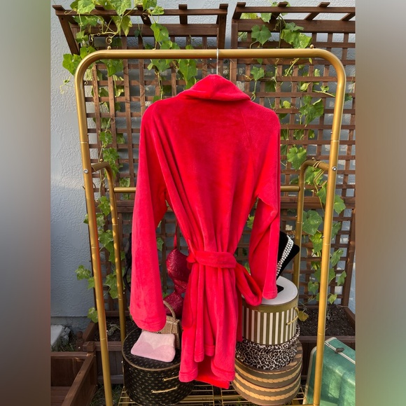 NWOT VS Robe - Picture 3 of 7
